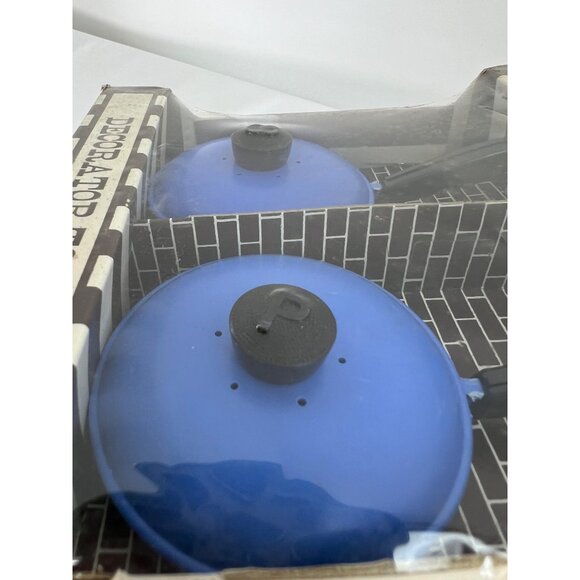 Vintage Blue Skillet Salt & Pepper Shaker Set By Americana Creations NOS - Picture 3 of 5